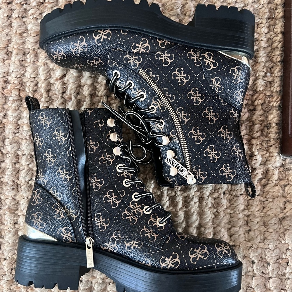 Guess combat boots barely worn, check the bottoms! You’ll see.